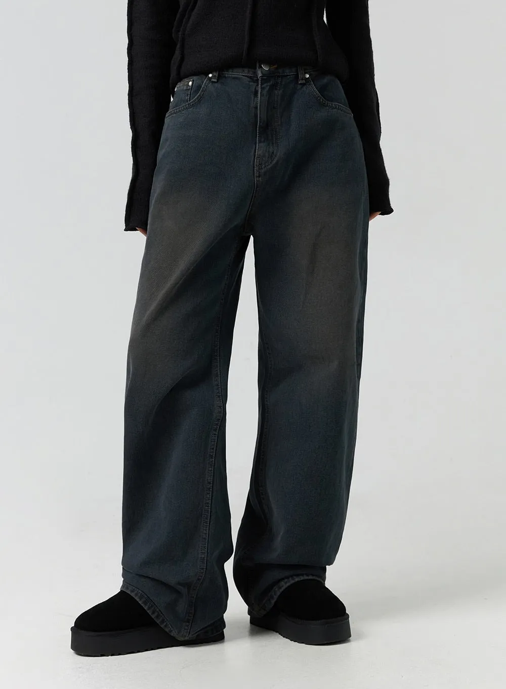 Back-Buckle Washed Wide Jeans CO323