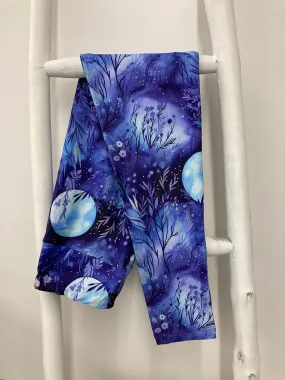 Blue Moon in Classic Leggings