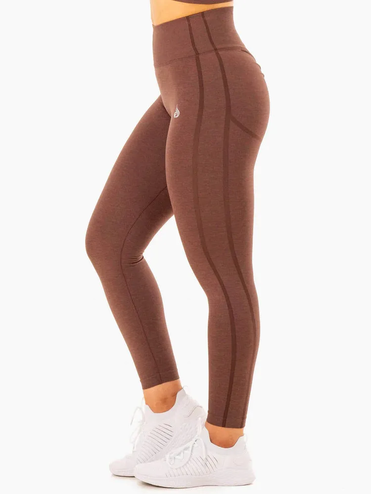 ENHANCE SCRUNCH BUM SEAMLESS LEGGINGS CHOCOLATE