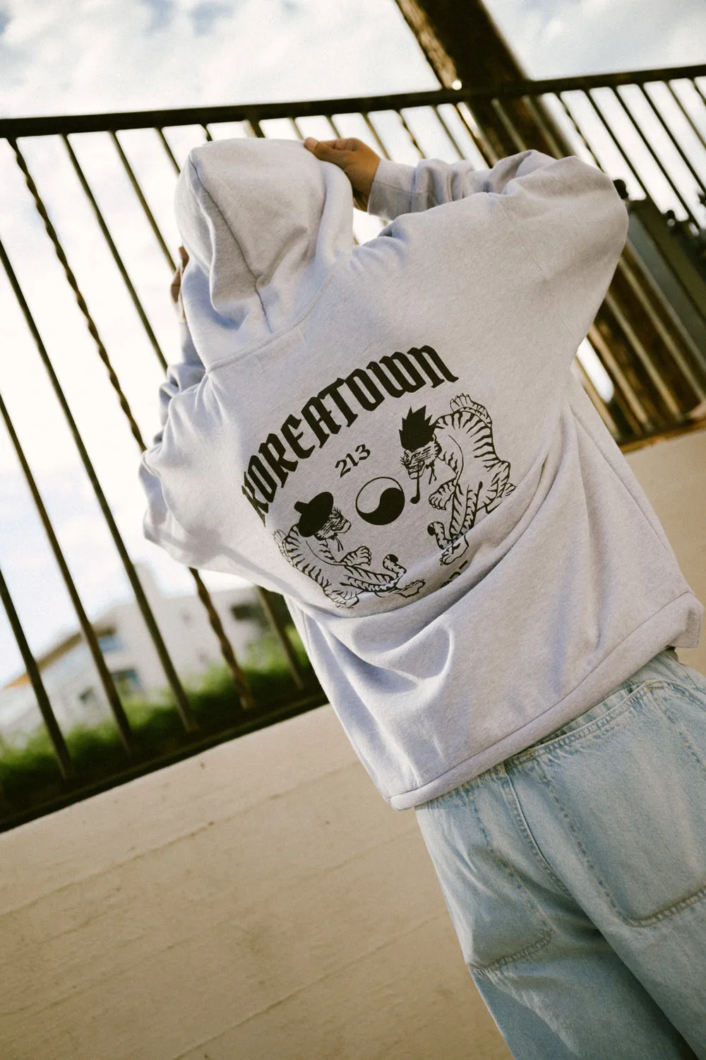 KOREATOWN TIGERS HOODIE (HEATHER GREY)