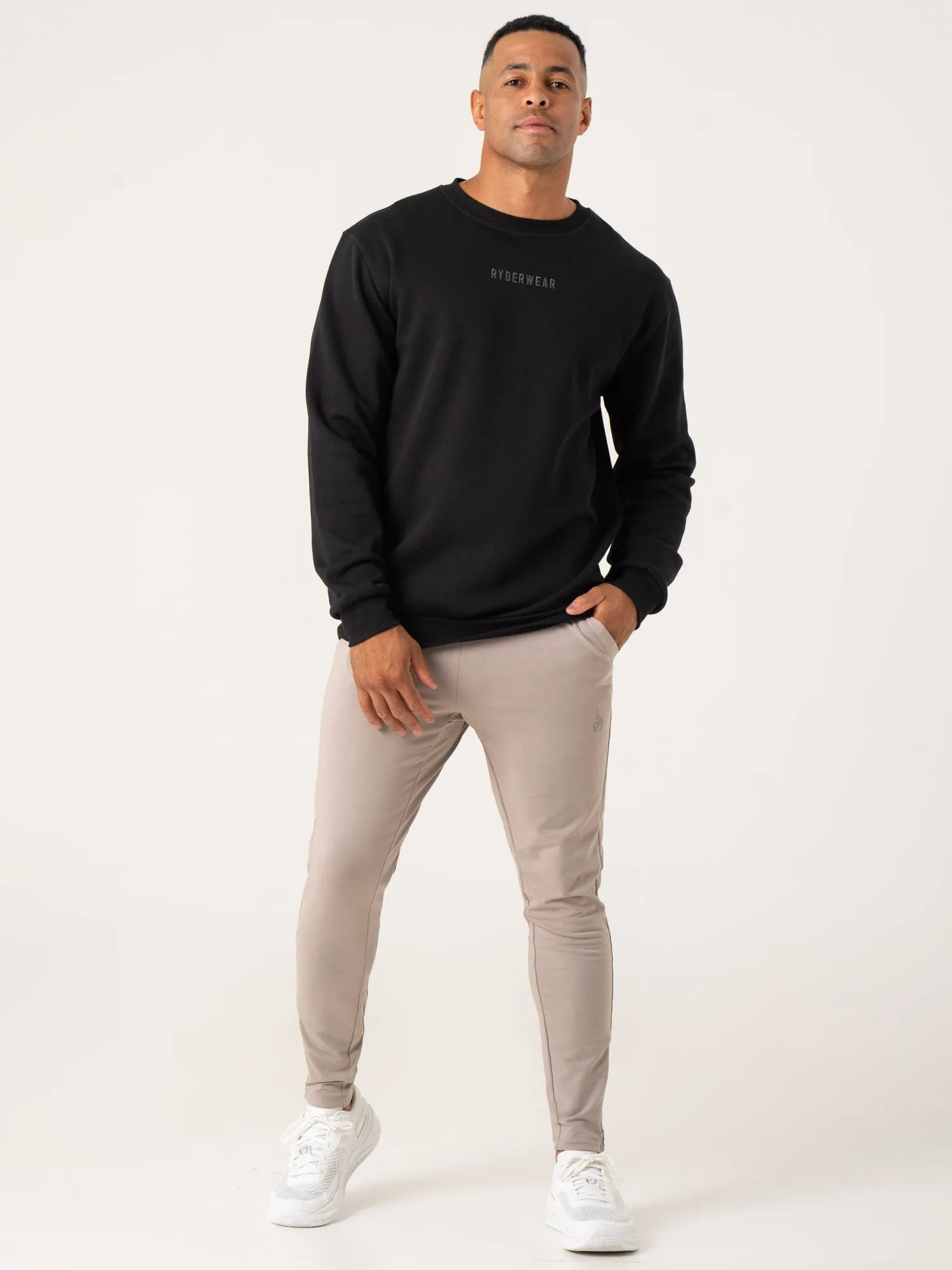 Pursuit Pullover - Black