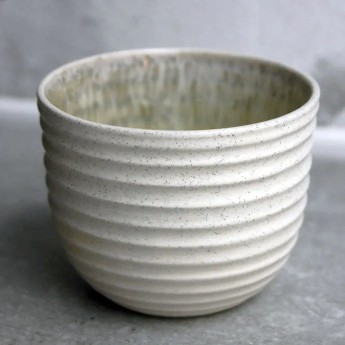 Textured Cup, Warm light grey w/ crystal glaze (200 ml)