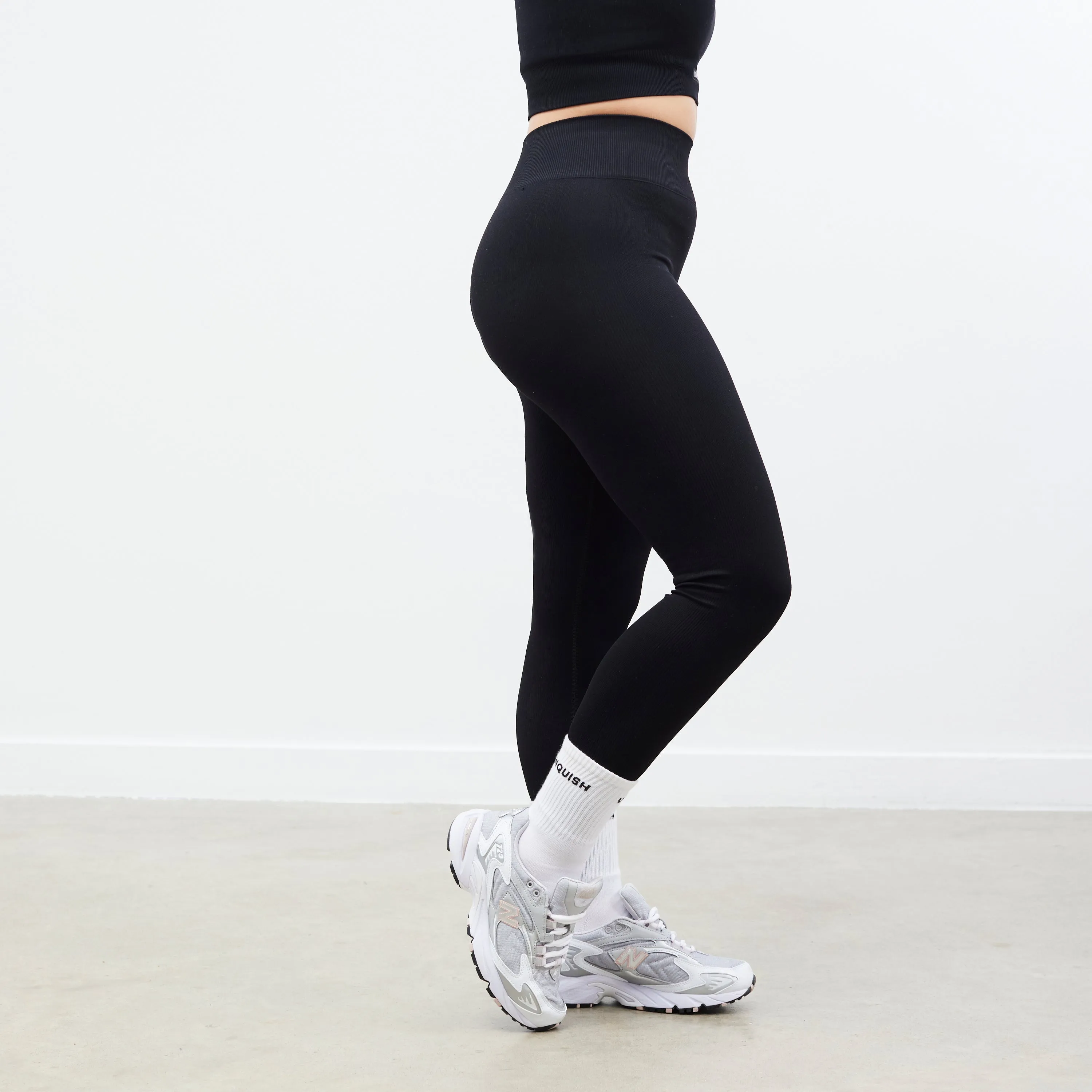 Optimized Title: Vanquish Womens Essential Seamless Black Leggings - Premium Performance Wear